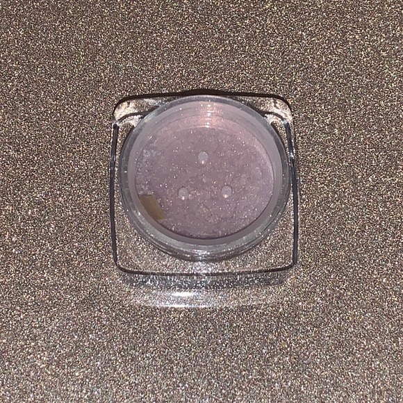 🍒2/$28 or 3/$38🍒 NEW - Lise Watier Loose Pigment Eyeshadow (Light Pink) - Picture 3 of 6